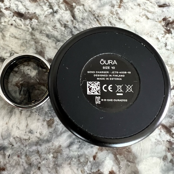 Oura Gen 3 Silver Heritage Fitness Ring - Picture 1 of 4